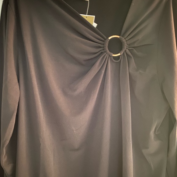 MICHAEL Michael Kors Black Asymmetrical Top Plus 1x Gold Circle Monogram NWT - Picture 2 of 8